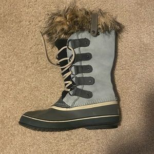 Women’s Sorel snow boots size 10